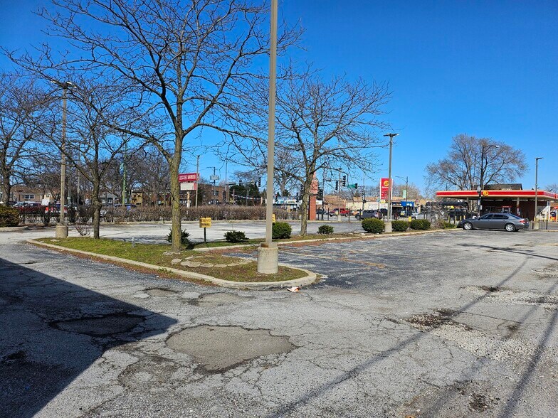 More Photos Of 8700 S King Dr, Chicago Bank For Sale