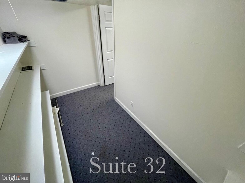 More Photos Of 5201-5215 W Woodmill Dr, Wilmington Medical For Sale