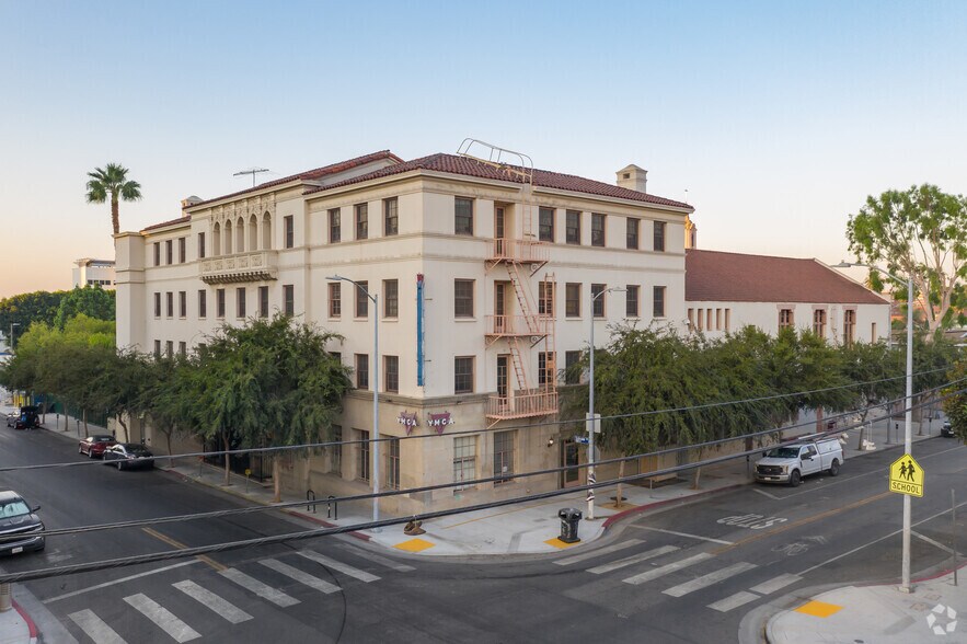 Primary Photo Of 6560-6600 Selma Ave, Los Angeles Lodge Meeting Hall For Lease