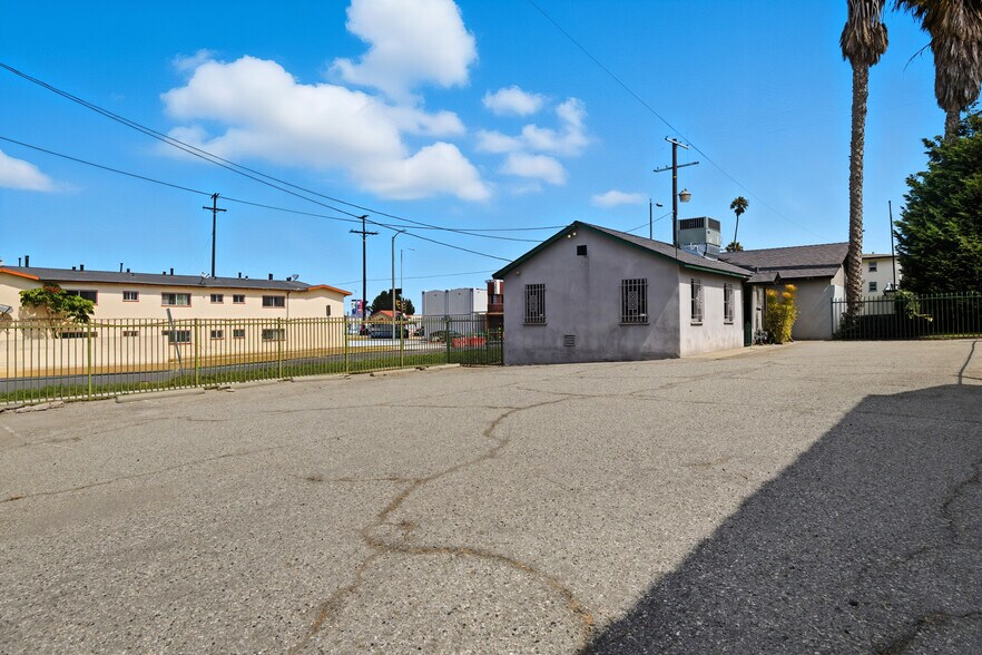 More Photos Of 7601 Crenshaw Blvd, Los Angeles Office For Lease