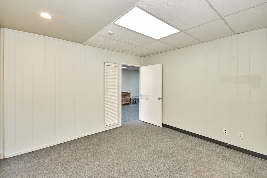 More Photos Of 1532-1538 W Commonwealth Ave, Fullerton Storefront Retail Residential For Lease