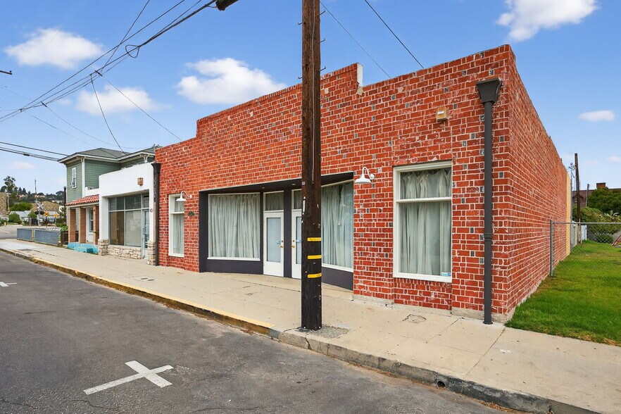 More Photos Of 141 Davis St, Santa Paula Storefront For Sale