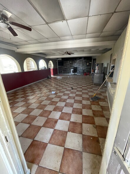 More Photos Of 100-109 Old Robstown Rd, Corpus Christi General Retail For Sale