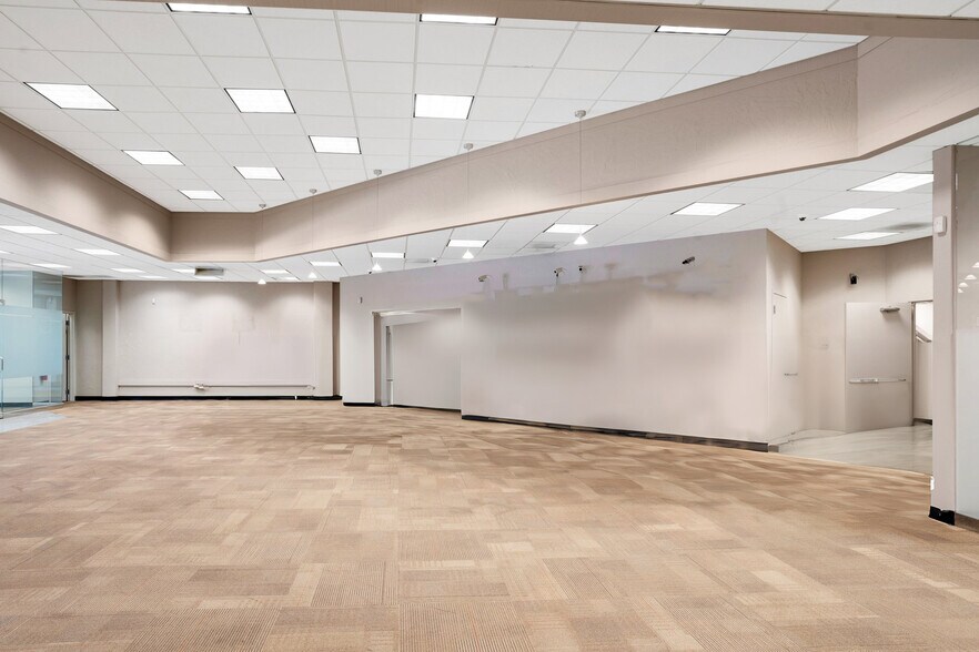 More Photos Of 780 Laurel St, San Carlos Bank For Lease