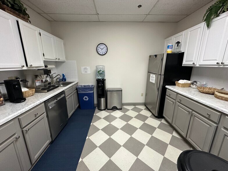 More Photos Of 301 Fields Ln, Brewster Village Research And Development For Lease