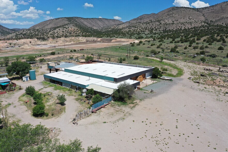 More Photos Of 27489 US Highway 70, Glencoe Showroom For Sale