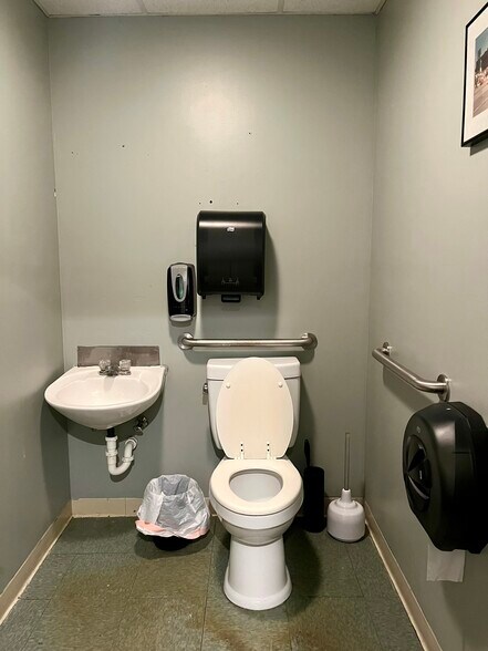 More Photos Of 202 S Broadway, Peru Storefront Retail Residential For Sale