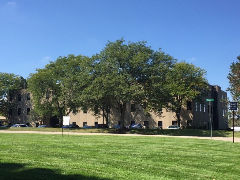 More Photos Of 1250 S Grove Ave, Barrington Unknown For Lease