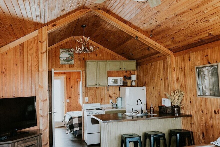 More Photos Of 896 Wilderness Rd, Mammoth Cave All Leisure For Sale