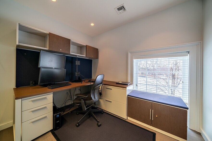 More Photos Of 10 Princeton Ave, Rocky Hill Loft Creative Space For Lease
