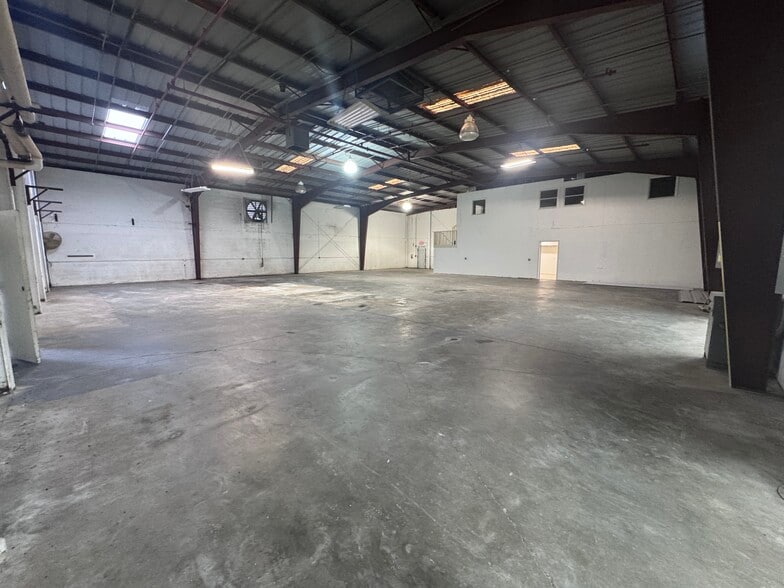 More Photos Of 2610 Orange Ave, Fort Pierce Warehouse For Sale