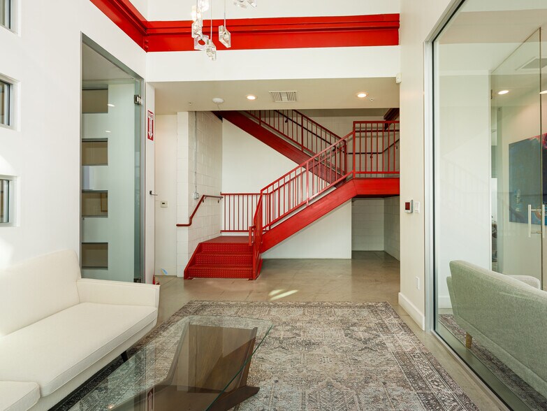 More Photos Of 134 Lomita St, El Segundo Office For Sale