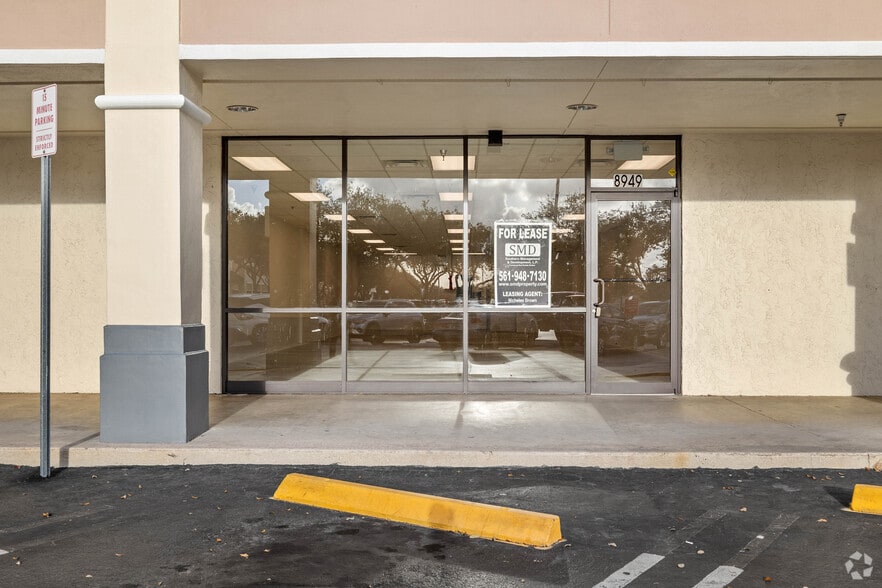 More Photos Of 8767-8961 SE Bridge Rd, Hobe Sound Unknown For Lease