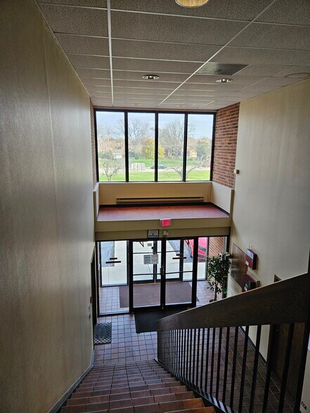 More Photos Of 19150 S Kedzie Ave, Flossmoor Office For Lease