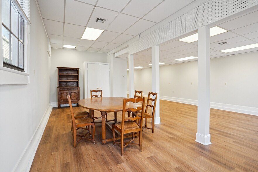 More Photos Of 4705 Iberville St, New Orleans Office For Sale