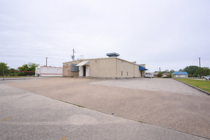 More Photos Of 7250 Antoine Dr, Houston Freestanding For Sale