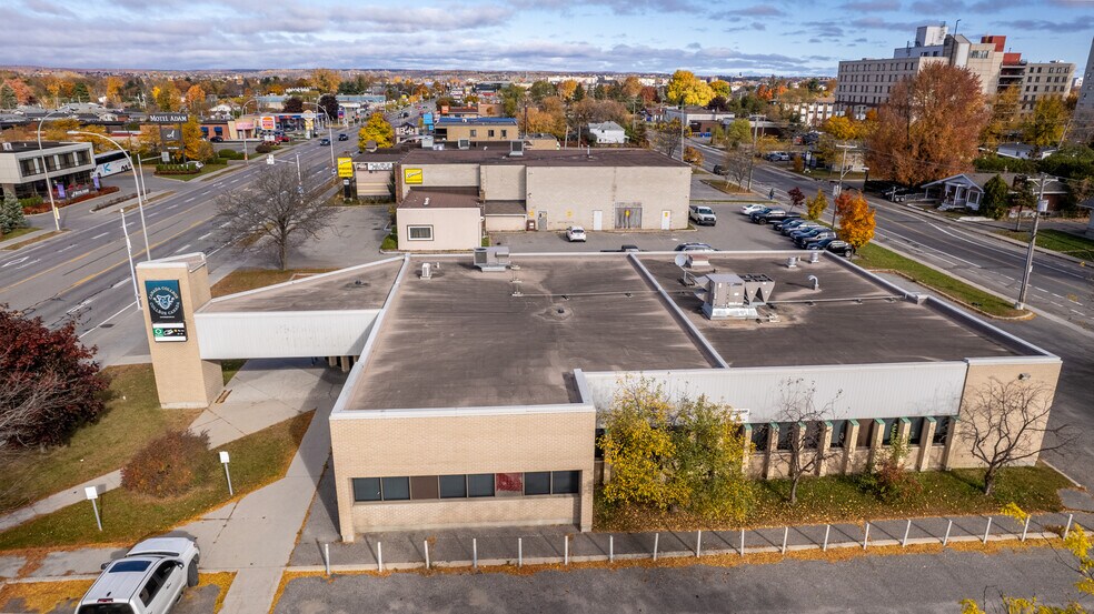 More Photos Of 93 Boul Gréber, Gatineau Office For Sale