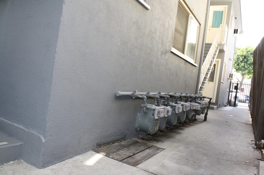 More Photos Of 1224 N Fairfax Ave, West Hollywood Apartments For Sale