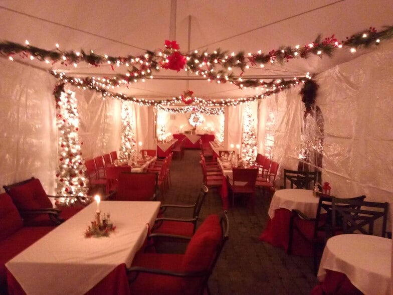 More Photos Of 6415 32nd Ave NW, Seattle Restaurant For Sale