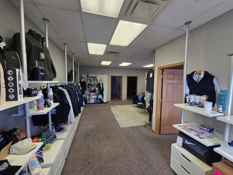 More Photos Of 1123 N 42nd St, Grand Forks Office For Sale