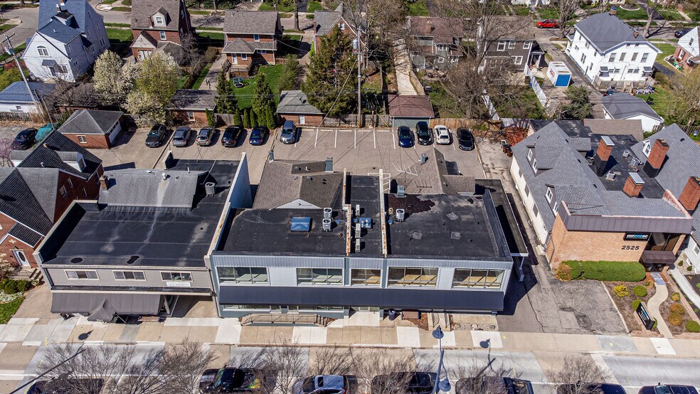 More Photos Of 2533-2537 Far Hills Ave, Oakwood Storefront Retail Office For Lease