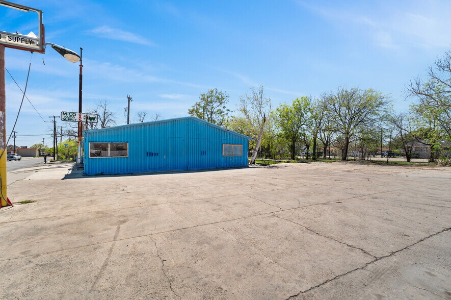 More Photos Of 2423 Palo Alto Rd, San Antonio Convenience Store For Sale