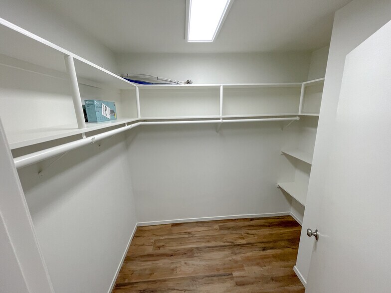More Photos Of 2118 Carnegie Ln, Redondo Beach Apartments For Sale