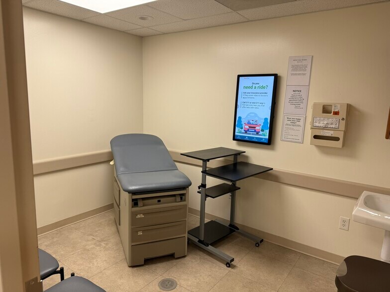 More Photos Of 2 Emma Ln, Clifton Park Medical For Lease