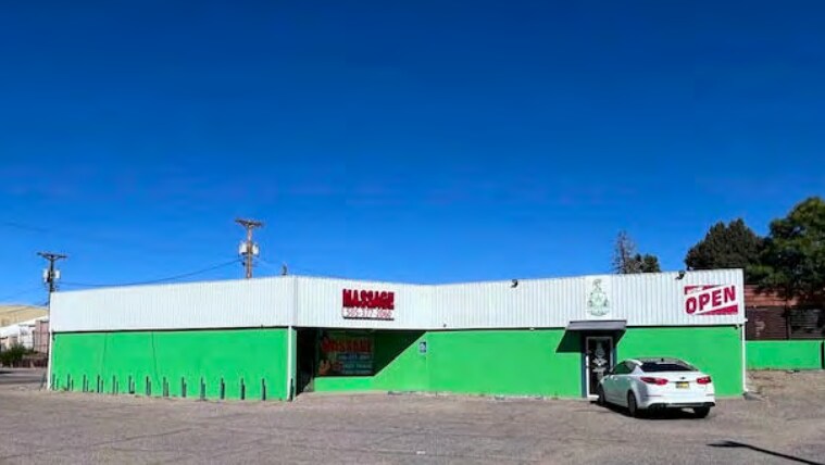 More Photos Of 2117 Menaul Blvd, Albuquerque Freestanding For Sale