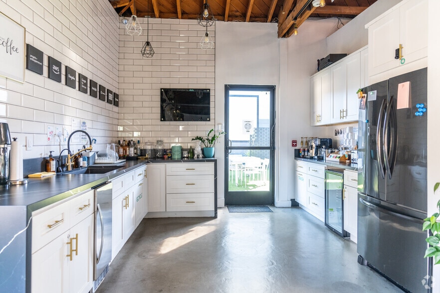 More Photos Of 3951 Higuera St, Culver City Loft Creative Space For Sale