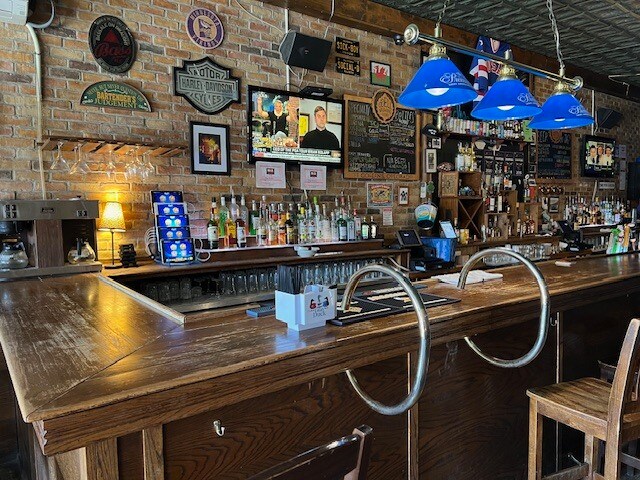 More Photos Of 424 S Front St, Mankato General Retail For Sale