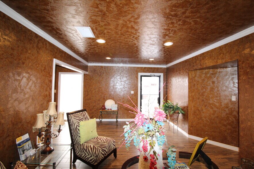 More Photos Of 1221 W University Blvd, Odessa Medical For Sale