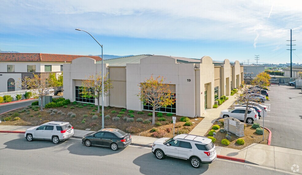 More Photos Of 19 Quail Run Cir, Salinas Office For Lease