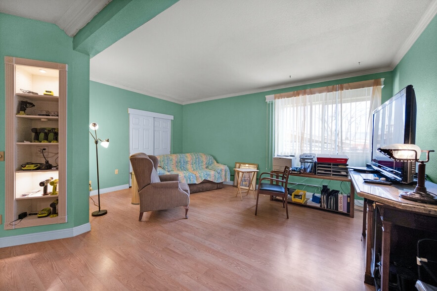 More Photos Of 2105 E Platte Ave, Colorado Springs Hotel For Sale