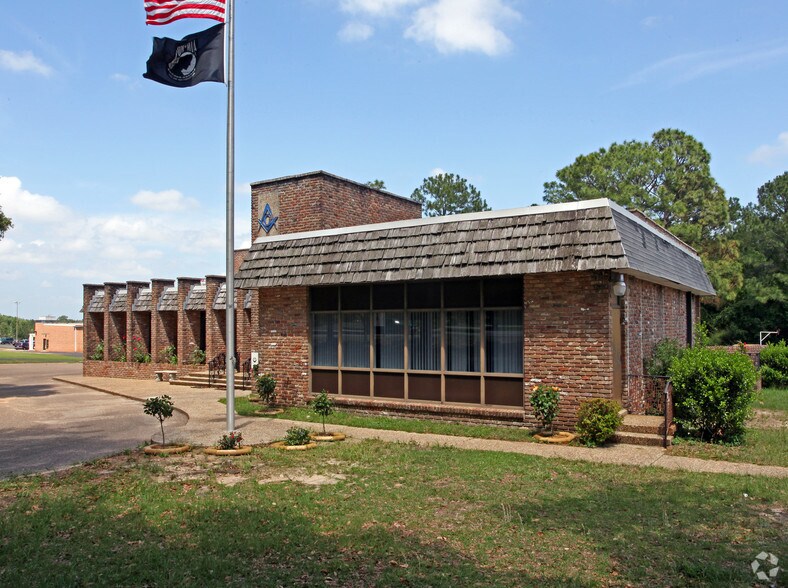 More Photos Of 435 Azalea Rd, Mobile Lodge Meeting Hall For Sale