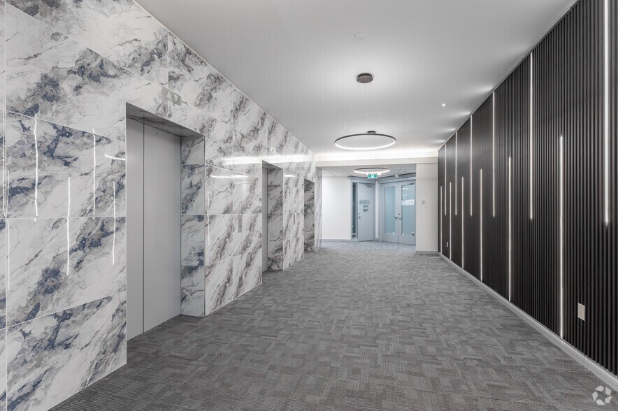 More Photos Of 5500 N Service Rd, Burlington Office For Lease