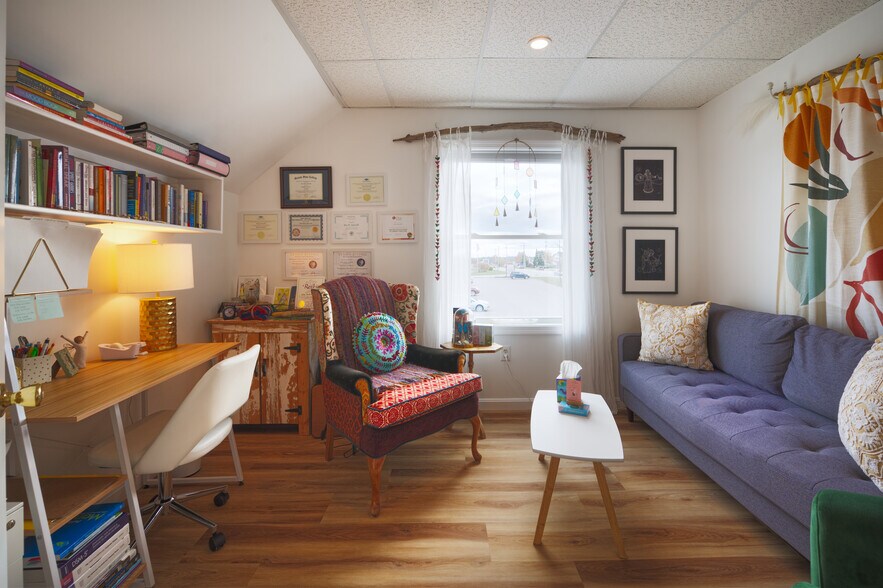 More Photos Of 29 Lafayette Rd, North Hampton Storefront Retail Office For Lease