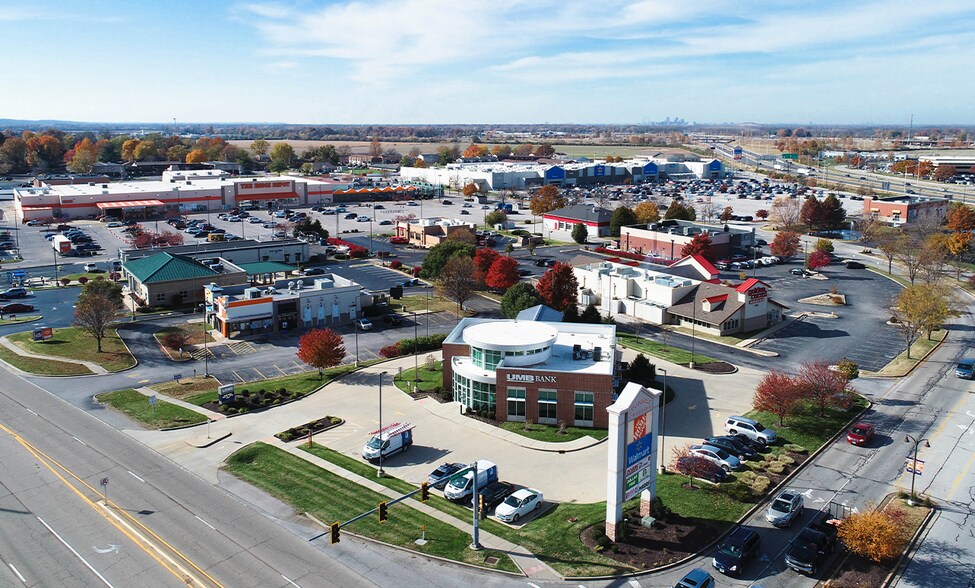 Primary Photo Of 401 N Bluff Rd, Collinsville Bank For Sale