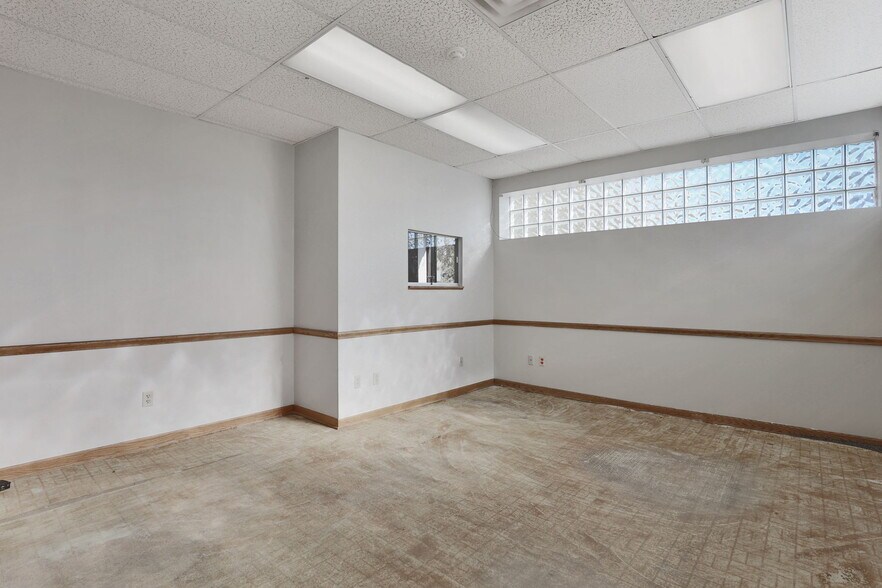 More Photos Of 799 N Hague Ave, Columbus Warehouse For Lease