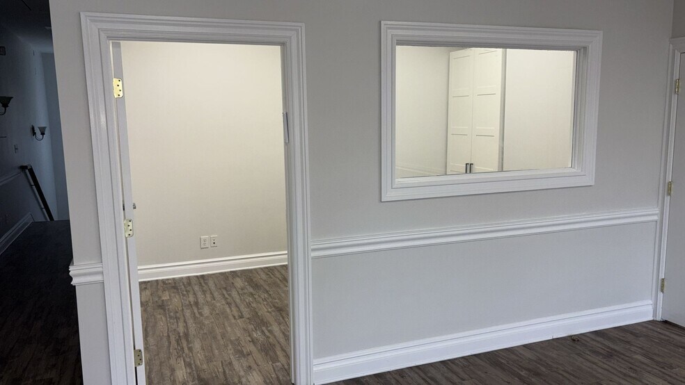 More Photos Of 402 Lexington Ave, Lakewood General Retail For Sale