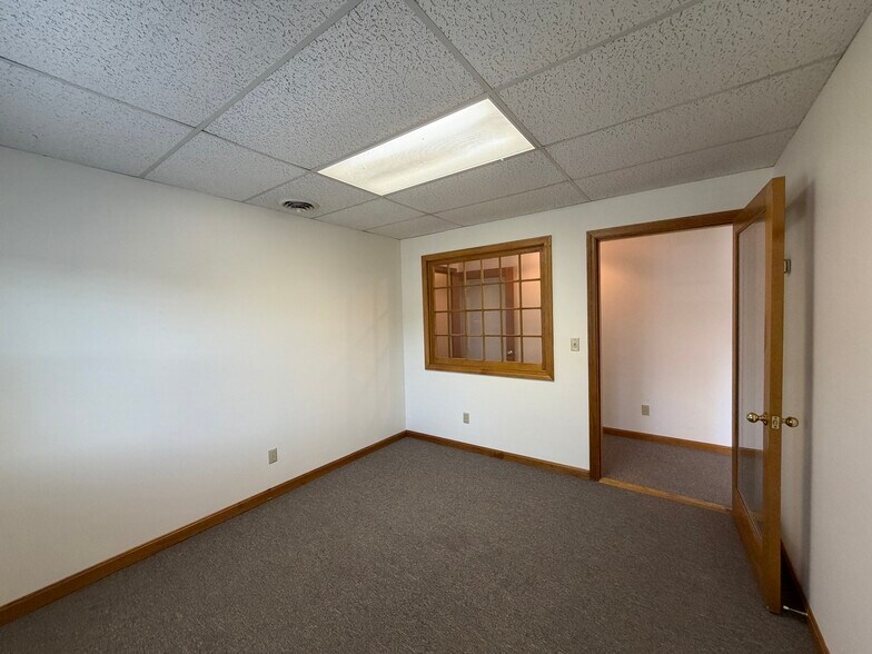 More Photos Of 62 Portsmouth Ave, Stratham Storefront Retail Office For Lease
