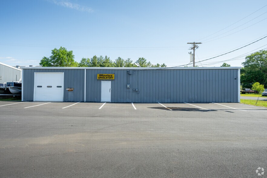 More Photos Of 410 Westbrook Ct, Spartanburg Unknown For Lease