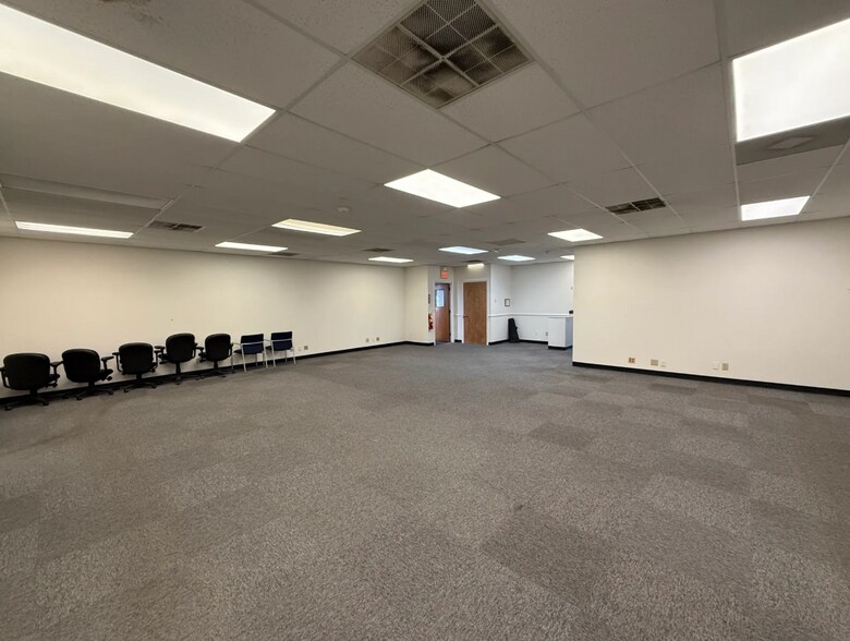 More Photos Of 8 Minneakoning Rd, Flemington Warehouse For Sale