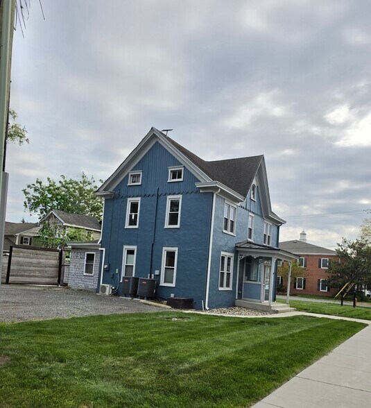 More Photos Of 104 E Pine St, Georgetown Office Residential For Lease