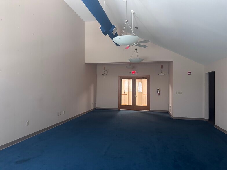 More Photos Of 2501 Chatham Rd, Springfield Office For Lease
