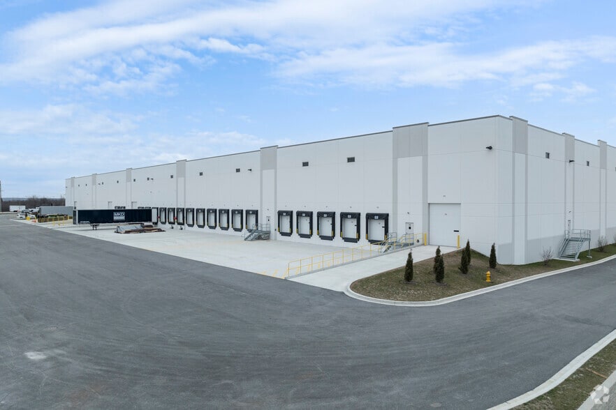 More Photos Of 9150 W 55th St, McCook Warehouse For Lease