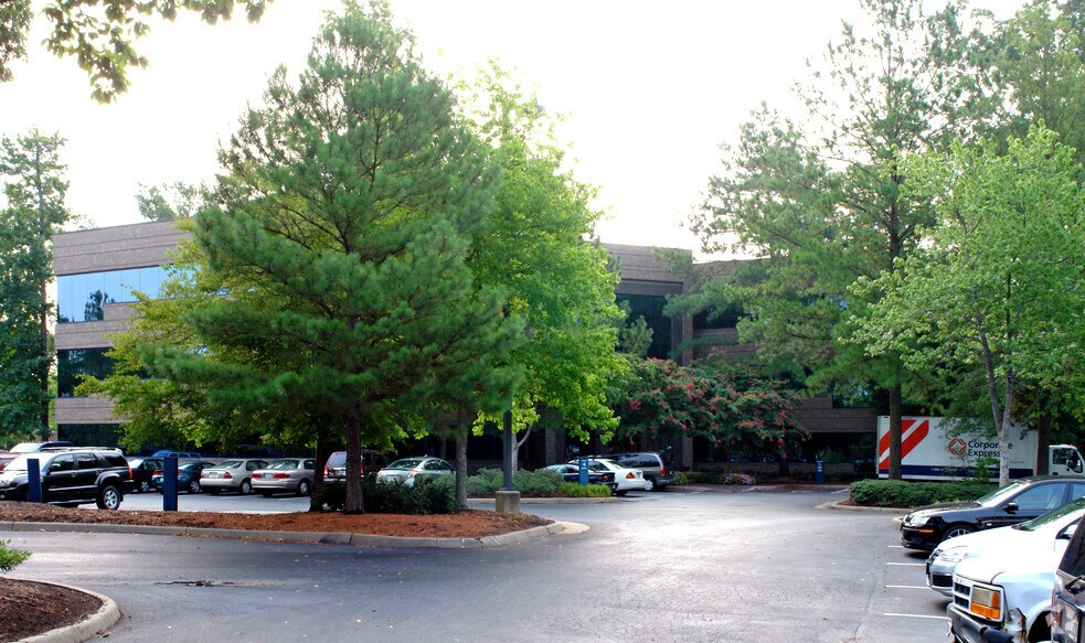 More Photos Of 5544 Greenwich Rd, Virginia Beach Office For Lease