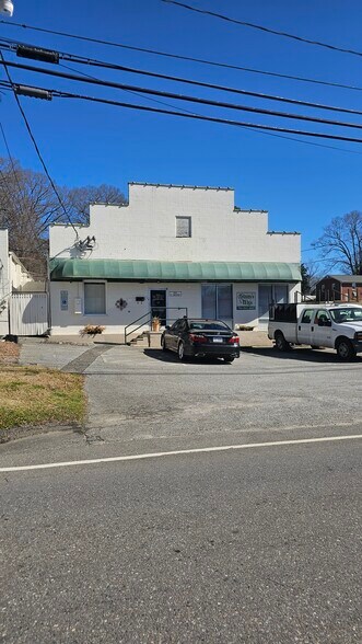 More Photos Of 612 S Chestnut St, Gastonia Freestanding For Lease