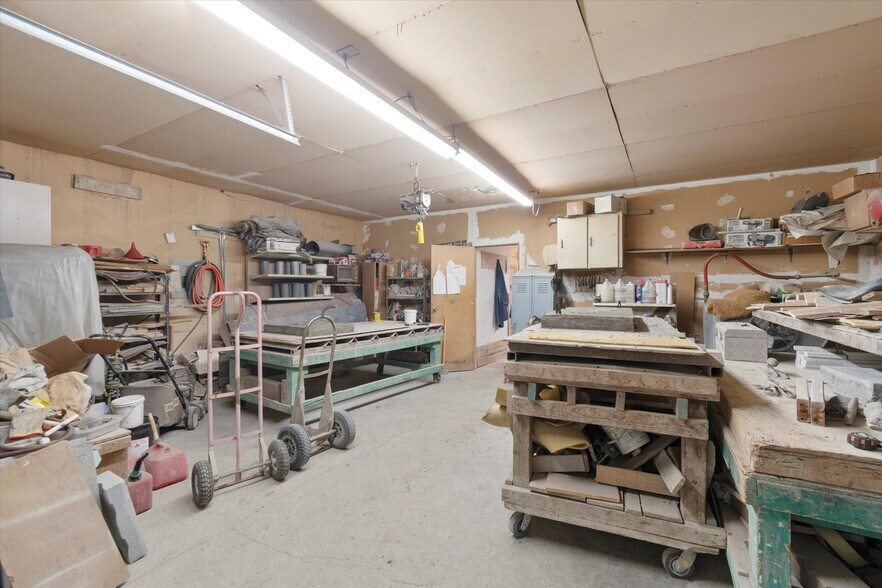 More Photos Of 101 Academy St, Kelso Distribution For Sale