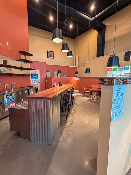 More Photos Of 1521 E Nob Hill Blvd, Yakima General Retail For Lease